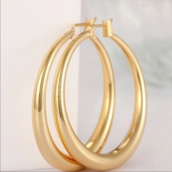 New 18K Gold Plated 1.5”Round Hoop Earrings - Picture 4 of 4